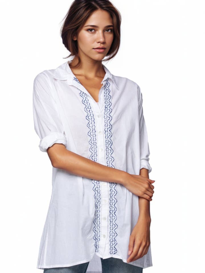 Ziggy Button Down broderi-skjortekjole i vasket bomuld for engroshandel hos Subtle Luxury