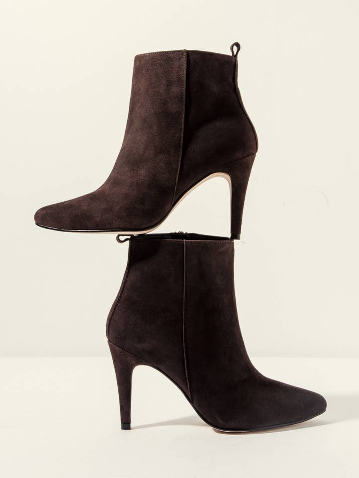 BOTTE EN CUIR TRUFFE GRETA pour la vente par Elodie