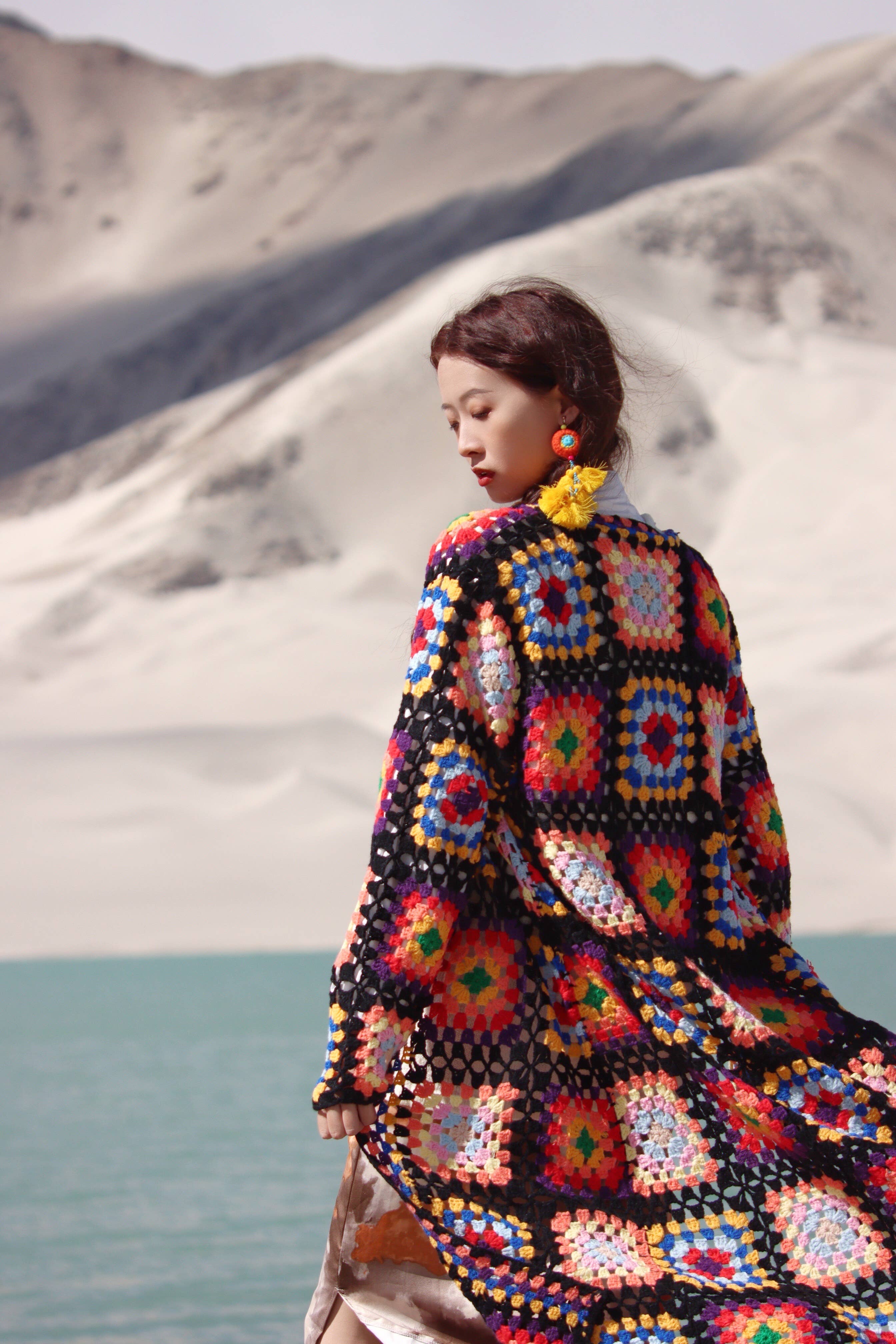 SAACHI - Vente Kimono – femme - Cardigan kimono long en crochet granny à motifs floraux multicolores8