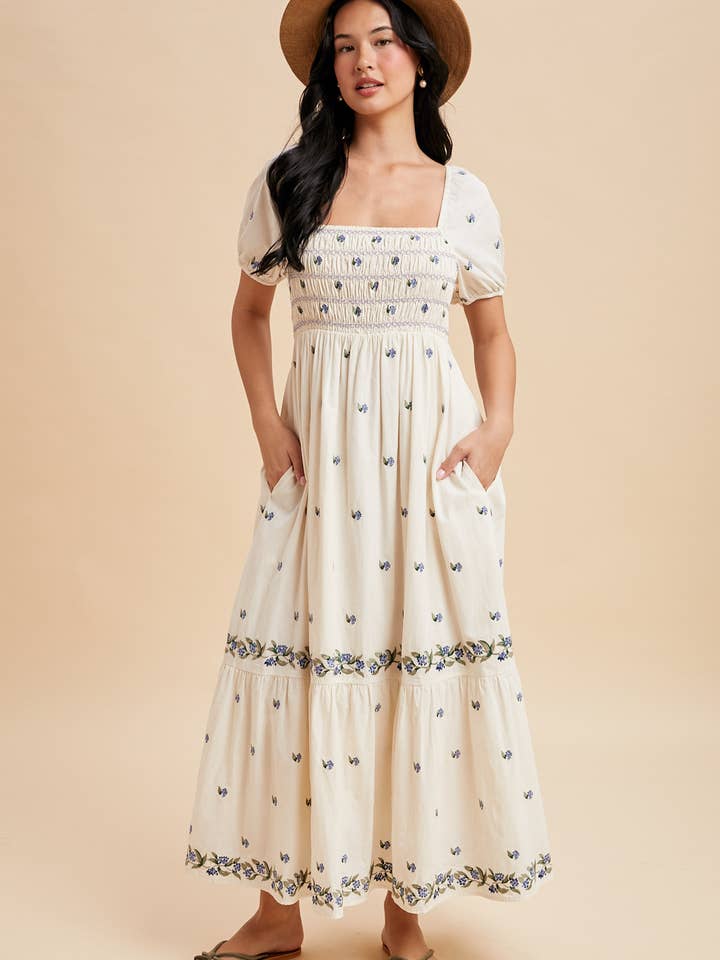 GERAFFTES BESTICKTES MAXIKLEID für den Großhandel von In Loom