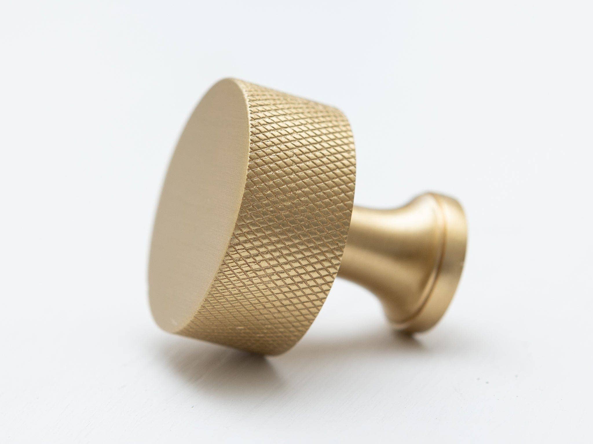 Brass bee – wholesale Knob/pull – Brass round knurled knob0