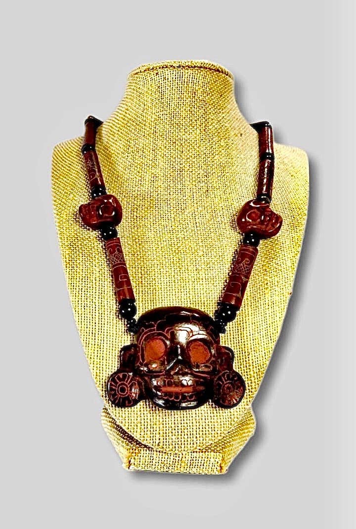 OllinMexica – Colar pingente/pendente por atacado – Colar Pendente Máscara de Mikiztli de Teotihuacan esculpido em cerâmica, Divindade da Morte e Transformação com símbolos pré-hispânicos mexicanos gravados - Joalharia Pré-colombiana2