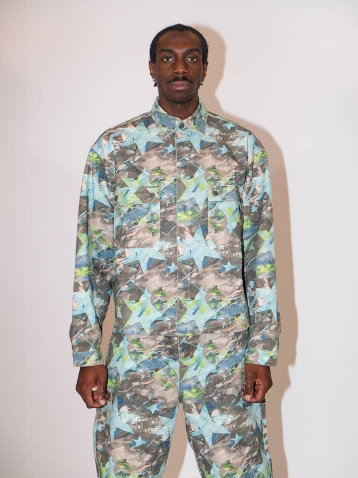 VESTE EN JEAN ÉTOILES FANÉES pour la vente par Mind Bowling