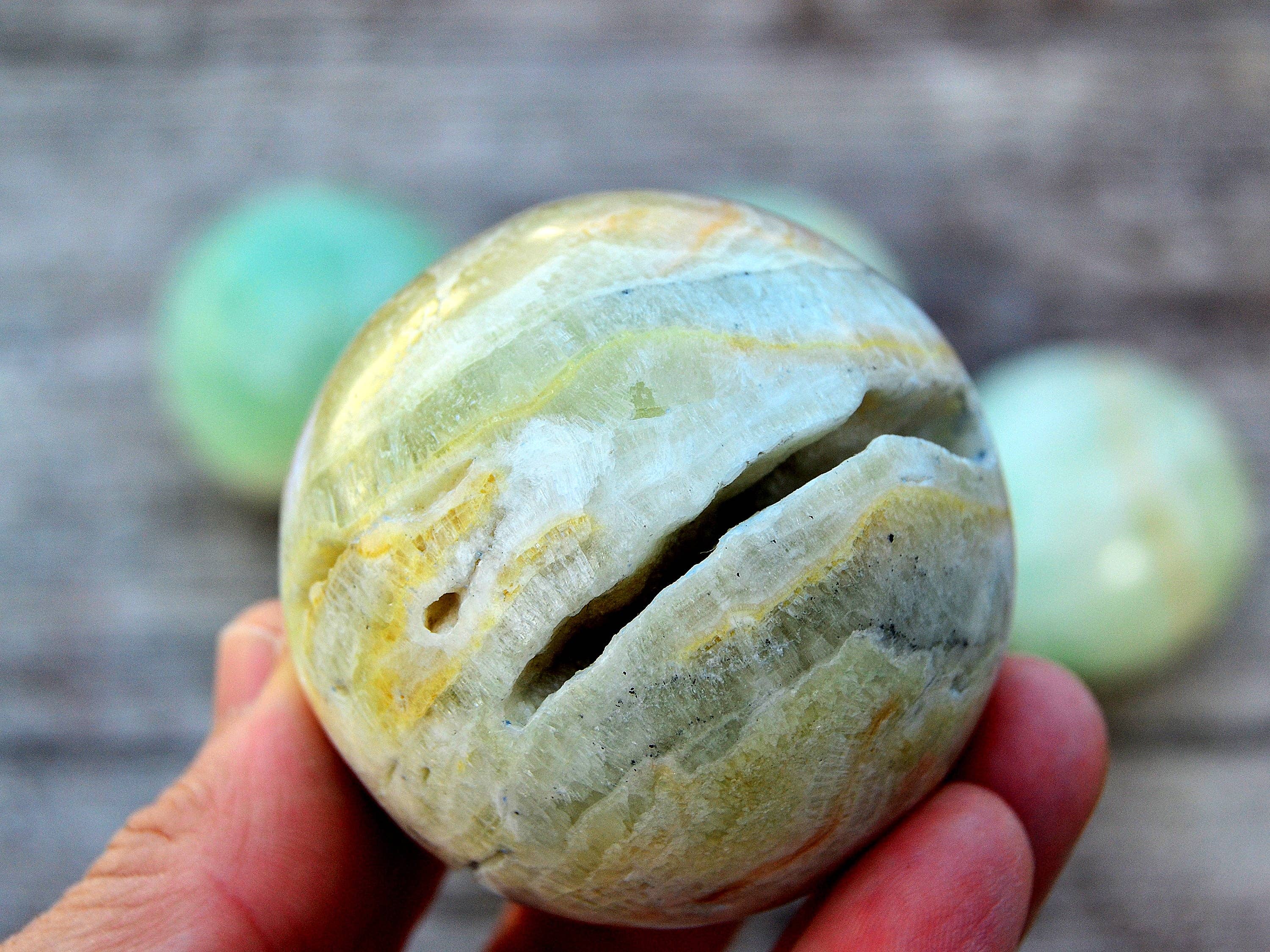 Kaia & Crystals – Engroshandel Spirituelle sten og krystaller – PistacieKalcit Kugler 1 kg (3-6 stk) - (40 mm - 60 mm)7