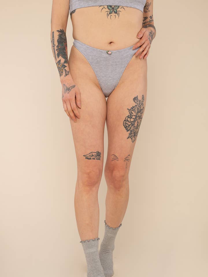 Sous-vêtements string côtelé 2x1 pour la vente par NLT