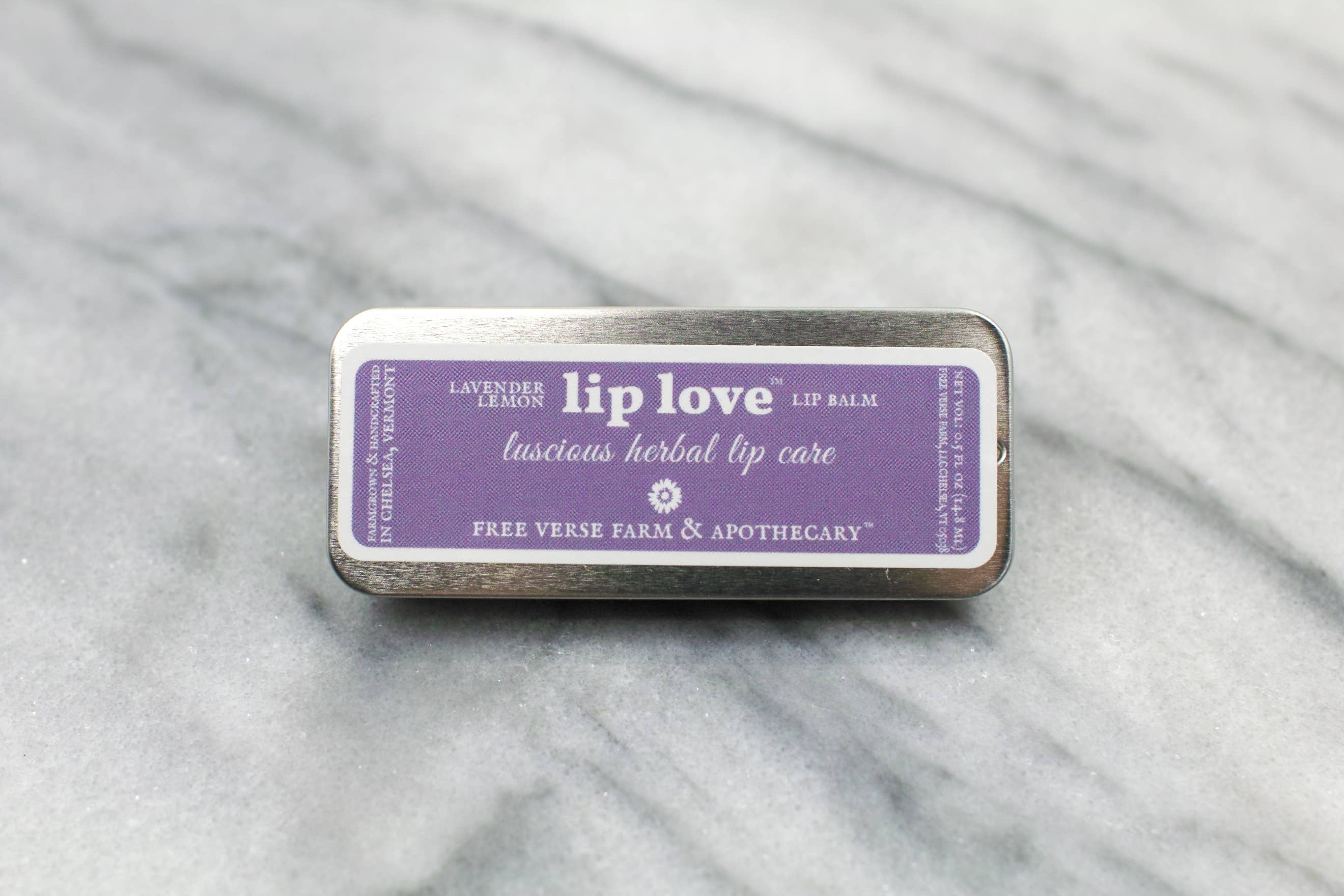 Free Verse Farm & Apothecary - Vendita all'ingrosso Burro di cacao - Lip Love (lavanda e citronella - balsamo per labbra alle erbe)1