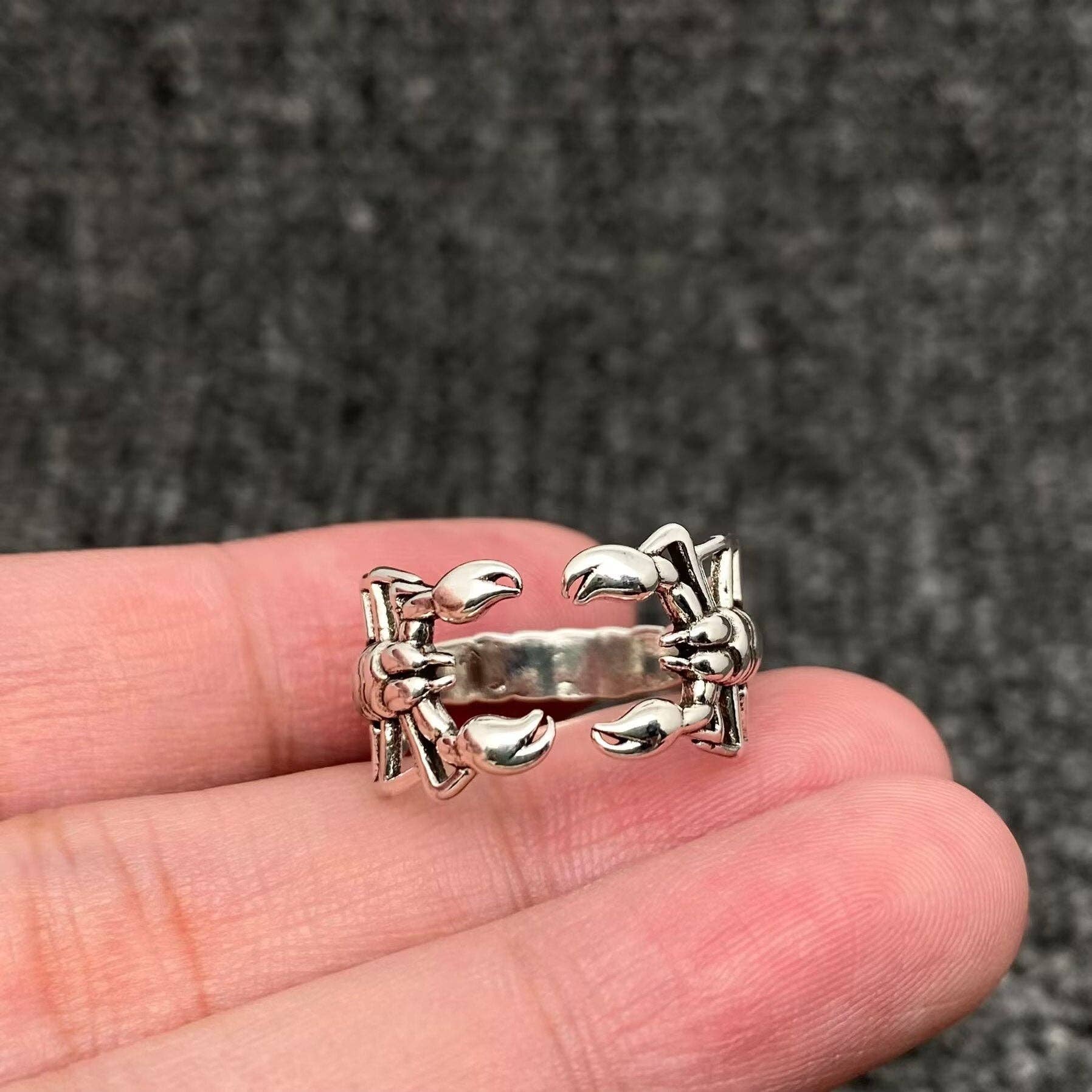 Mio Queena - Wholesale Cocktail/Statement Ring - Double Scorpion Women's Adjustable Ring2