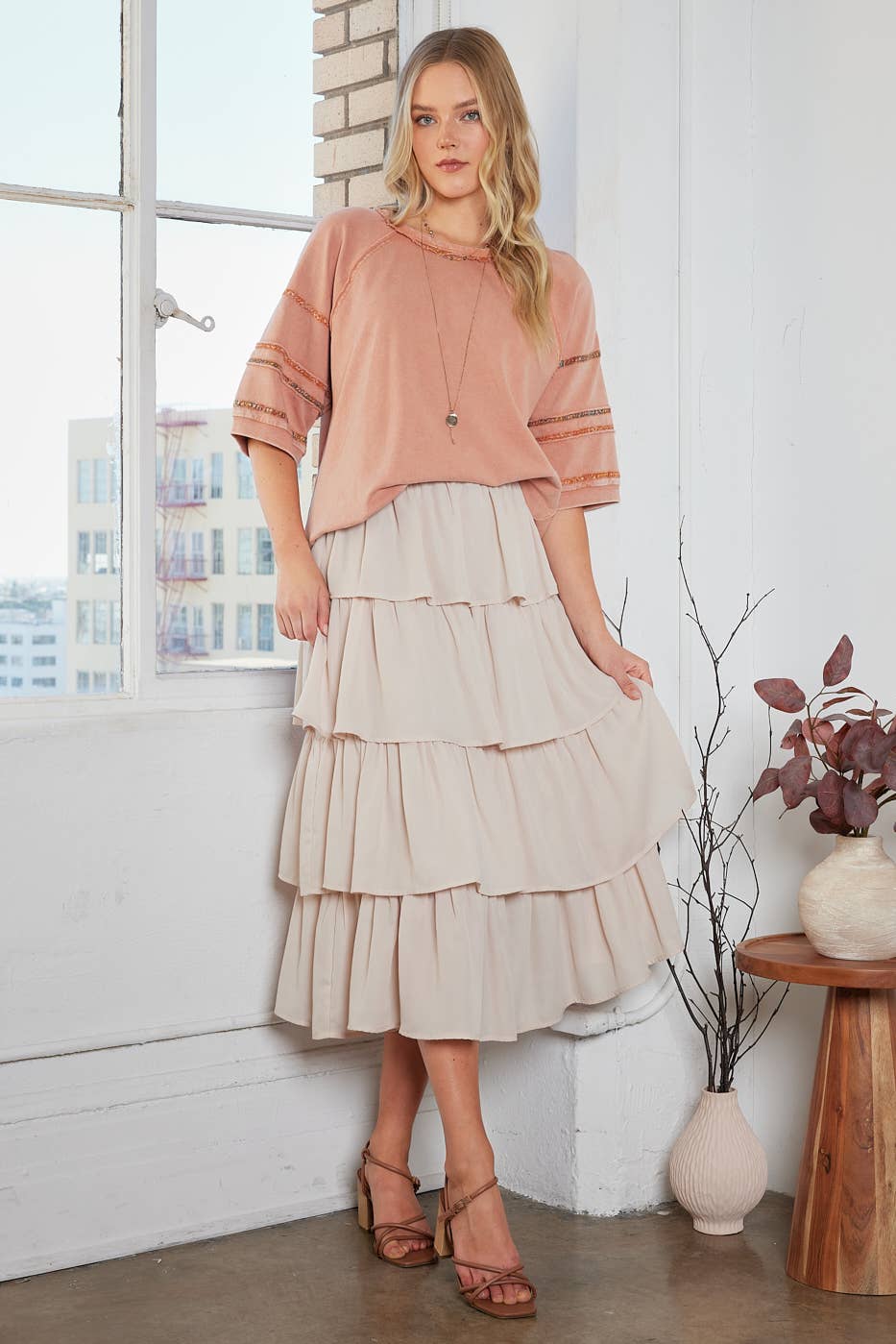 mittoshop – Engroshandel Nederdel - Dame – CHIFFON VOLANT LAGDELT ELASTISK TALJE MIDI NEDERDEL5