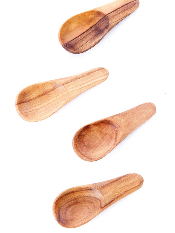 Set of 4 Wild Olive Wood Thumbprint Spice Scoops for wholesale by Swahili | AFRICAN MODERN