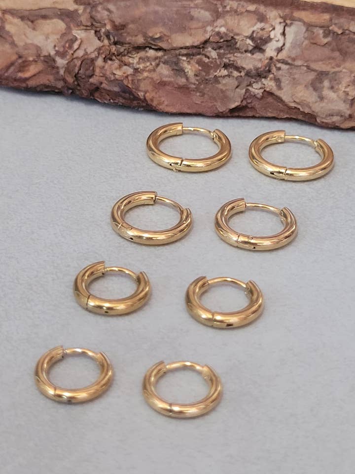 18k Gold Plated Huggie Hoops: Minimalist Elegant Earrings for wholesale by Laboheme