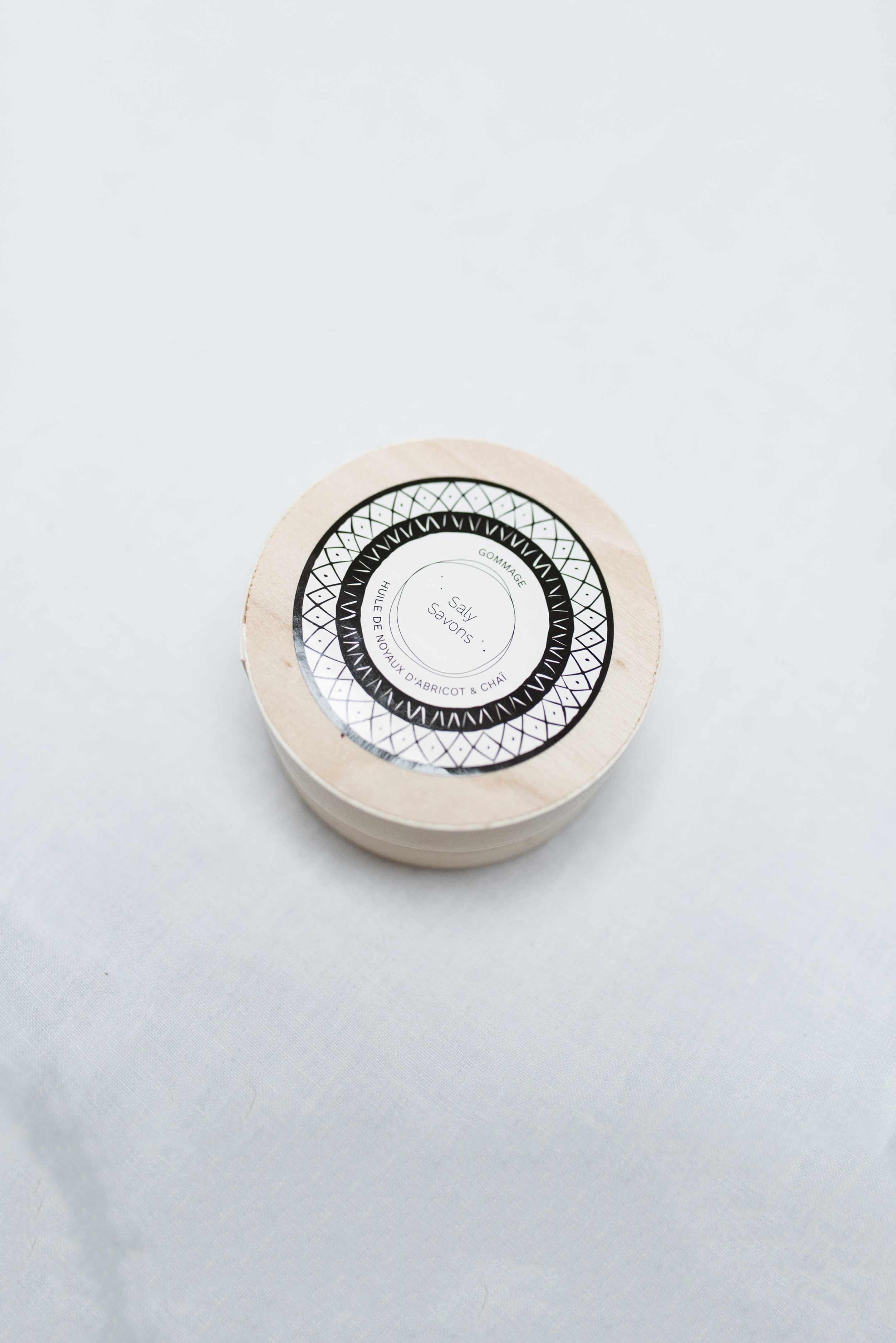 Saly Cosmétiques - Wholesale Body Scrub/Exfoliant - Body Soap - Apricot Kernel & Chai Scrub4