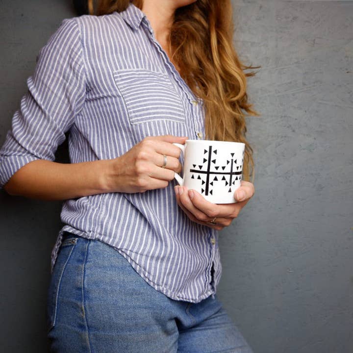 Mark - Bone China Krus for engroshandel hos Rolfe and Wills