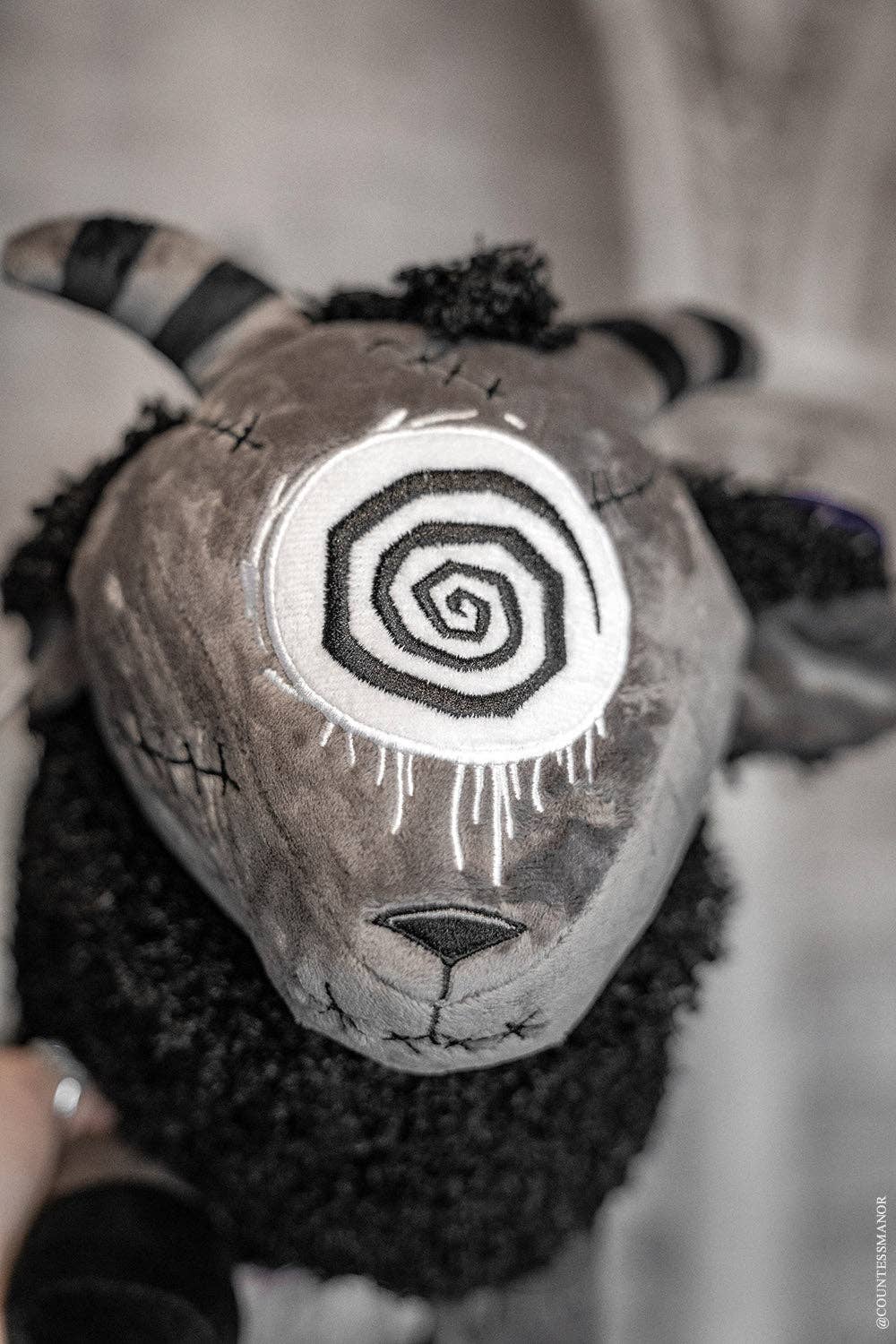 vampirefreaks - Vente Peluche – enfant et bébé - Peluche Mouton Noir de la Famille3