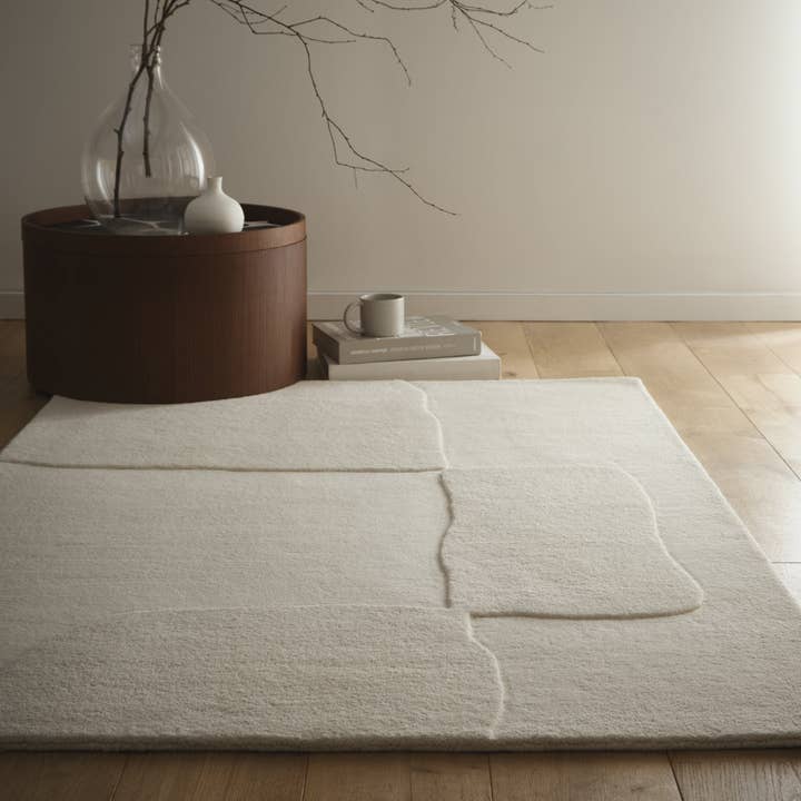 Tapis Crème Sculpté en Pierre Origins pour la vente par Phoenox Textiles