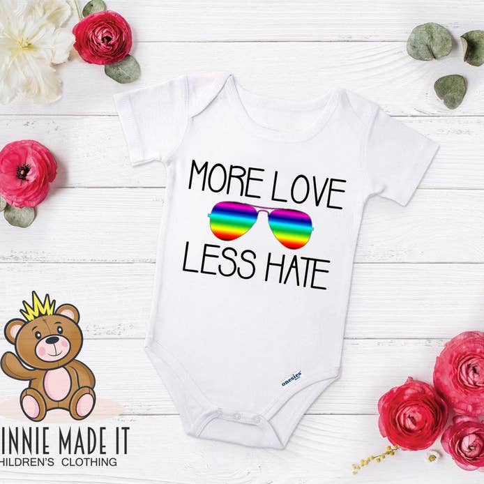 Mere kærlighed, mindre had for engroshandel hos Minnie Made It