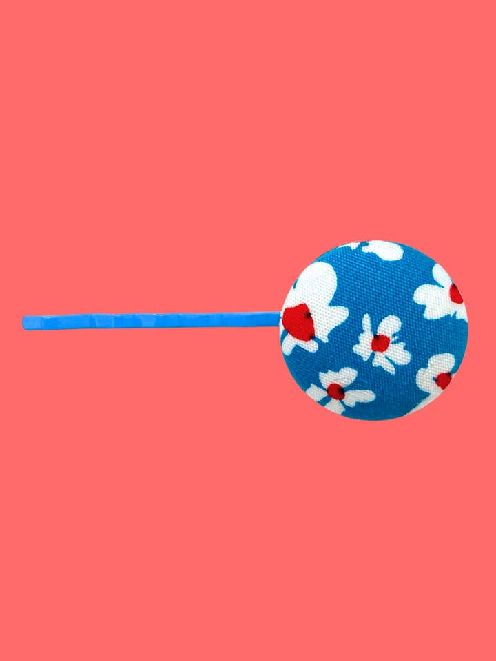 Blue- Floating Daisies for wholesale by Botón de Azúcar