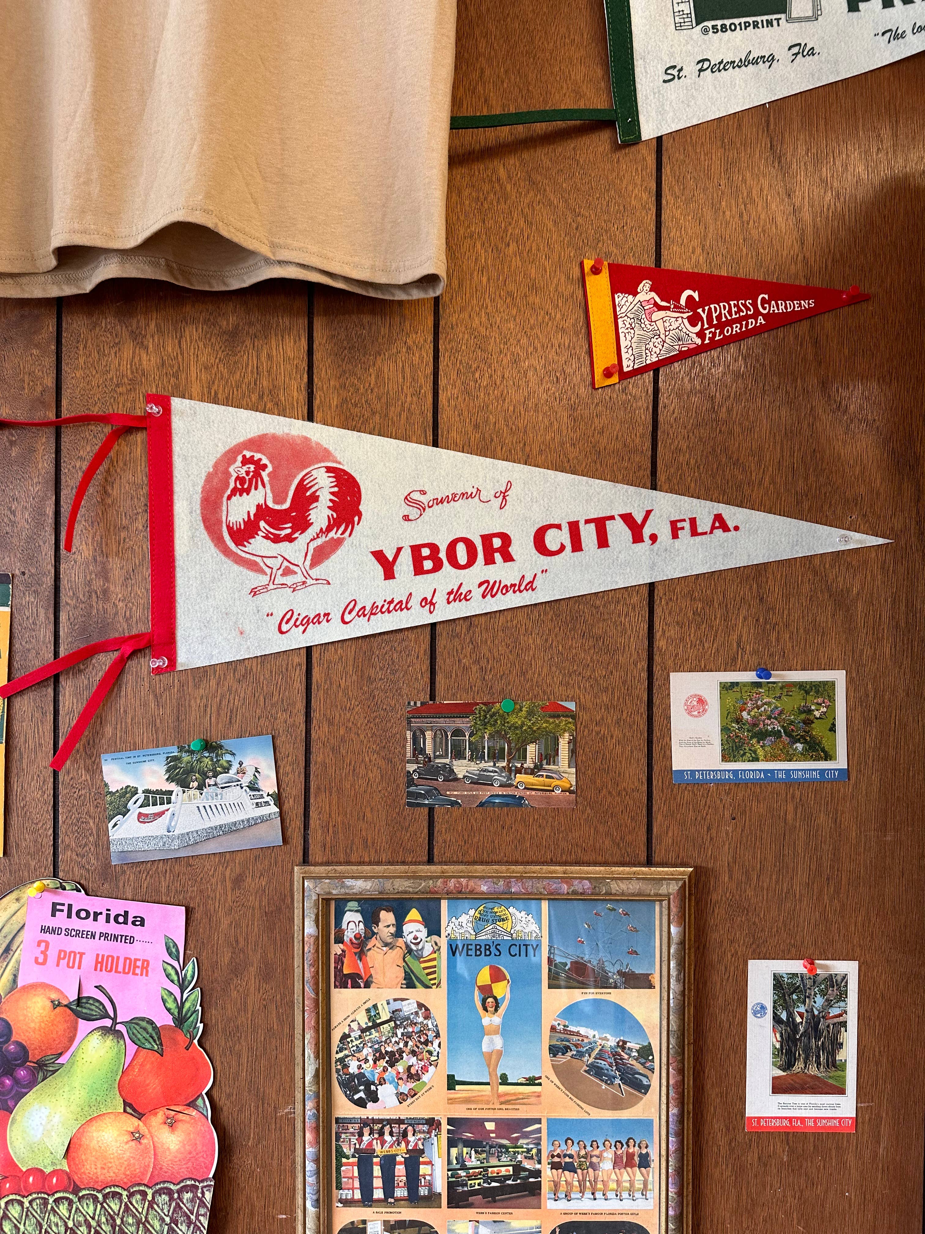 5801 Print House - Wholesale Flag - Custom Souvenir Pennant6