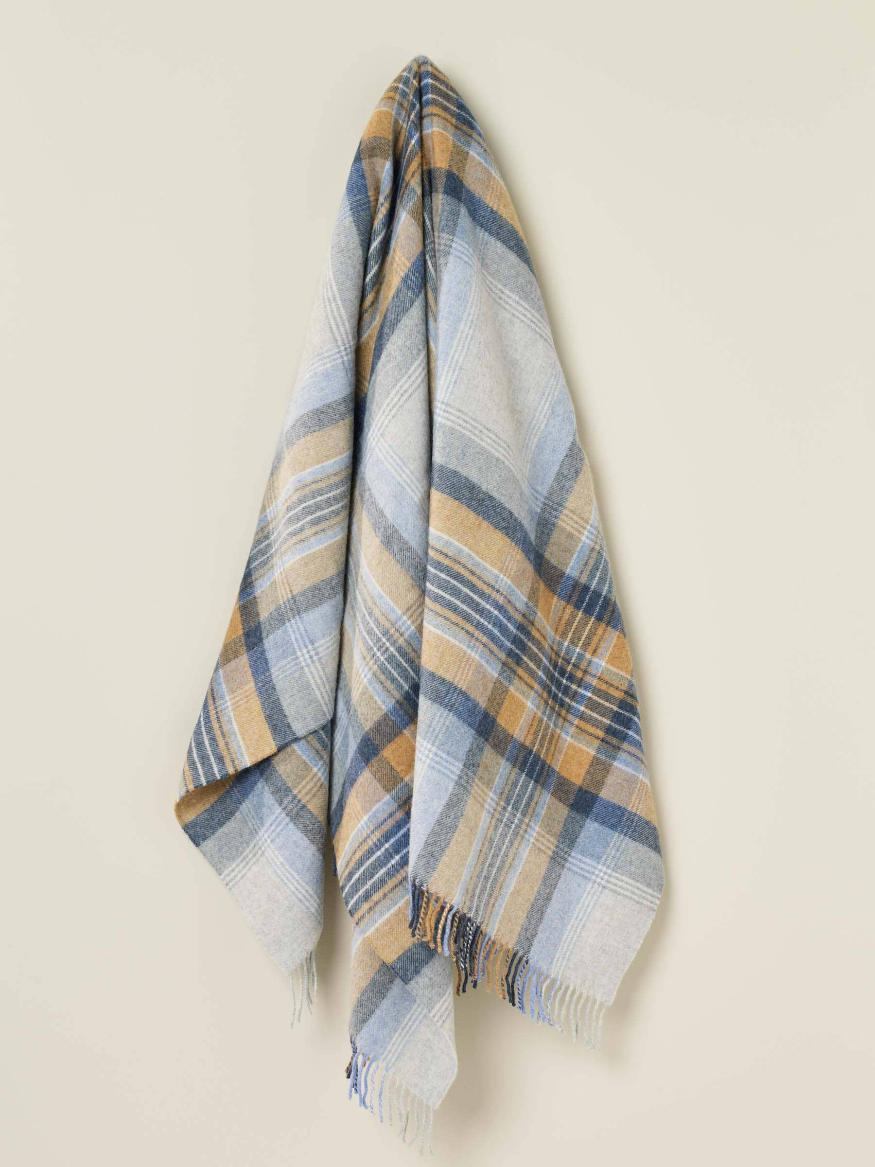 Bronte by Moon – wholesale Throw blanket – Kintyre Pure Wool Throw2