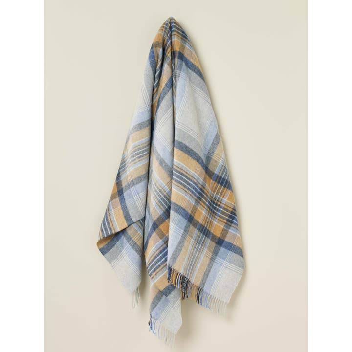 Bronte by Moon – wholesale Throw blanket – Kintyre Pure Wool Throw2