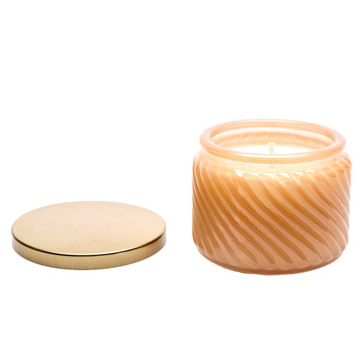 Vela con sorpresa Swirl Peach: frambuesa y vainilla para venta al por mayor de The Glass House Wholesale Interiors Ltd.