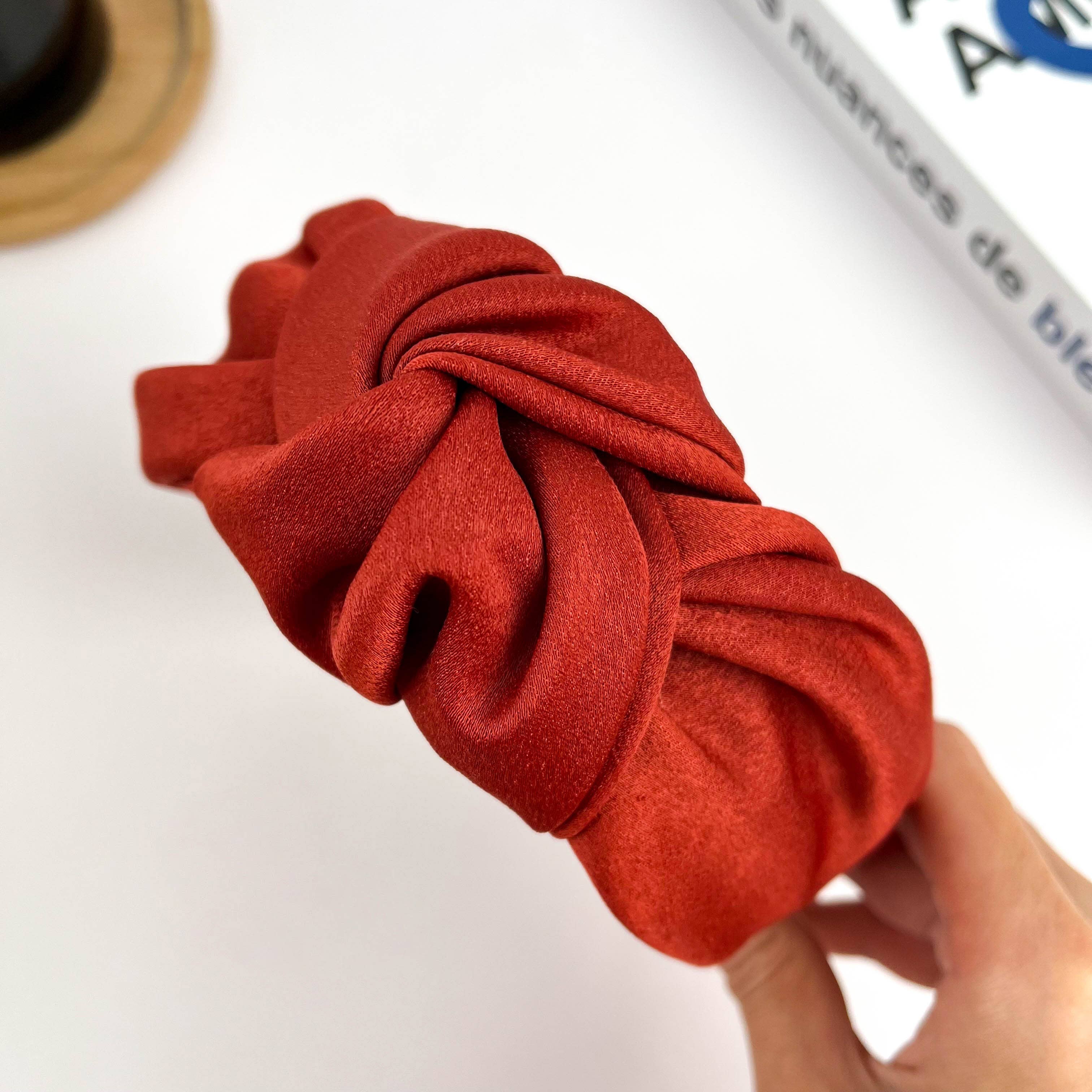 TheDivaSoap – Großhandel Fashion-Stirnband – Damen – Haarreif aus festem Satin mit Knoten, elegantes Haaraccessoire6