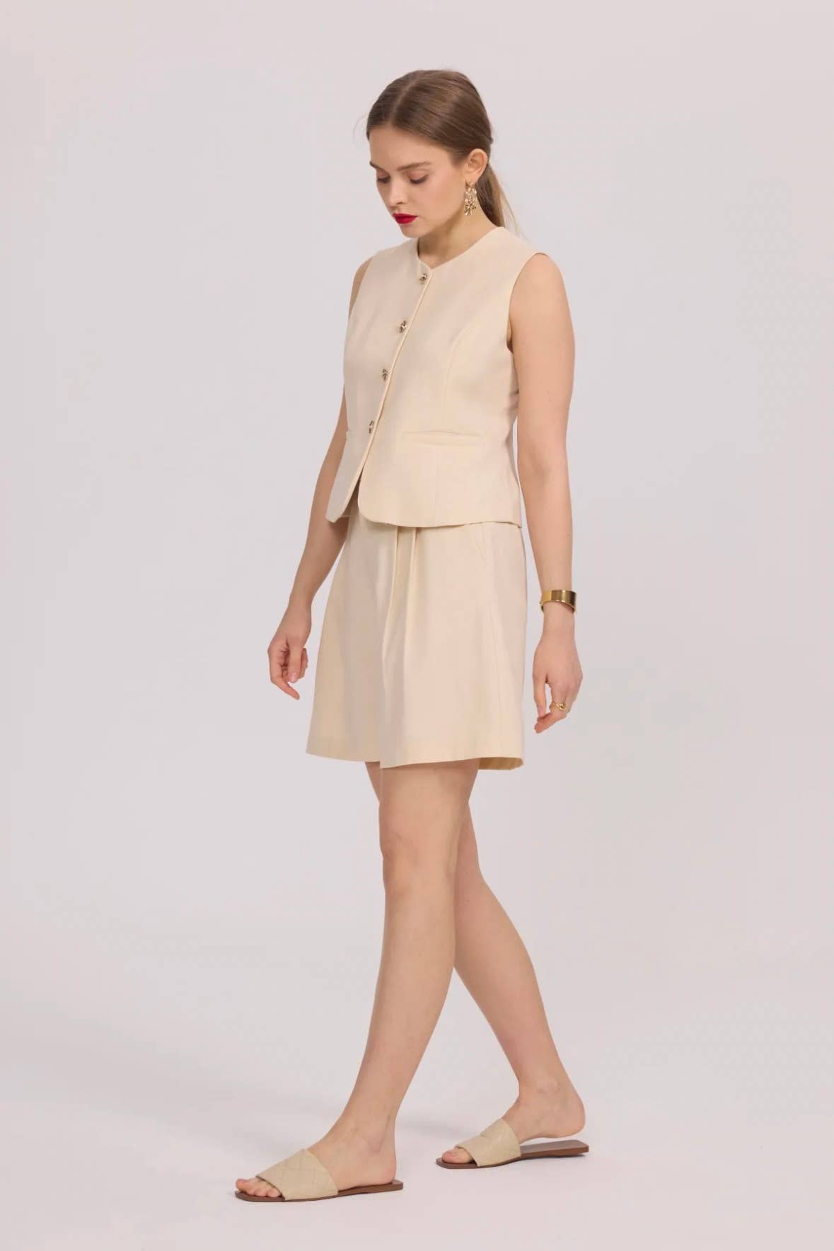 Frime - Wholesale Suit Vest - Women's - Sleeveless vest with golden buttons - 311518