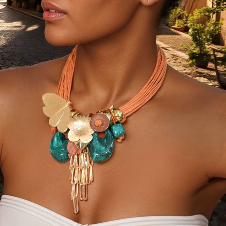 Colar Chunky com Pingente Floral & Verde-azulado em Verde/Dourado NEK507 por atacado de PEACH ACCESSORIES