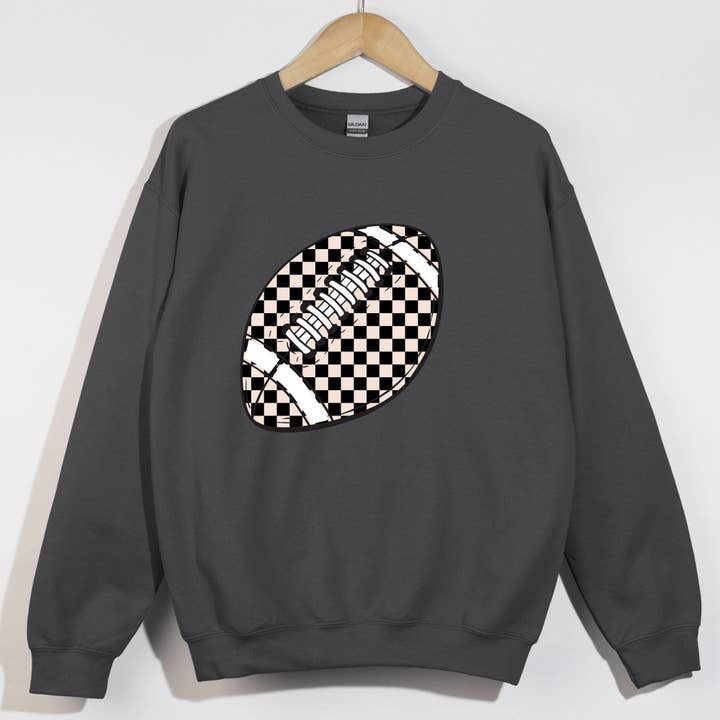 Crème en zwart geruite voetbal voor wholesale door Trendy Tees Wholesale And Boutique