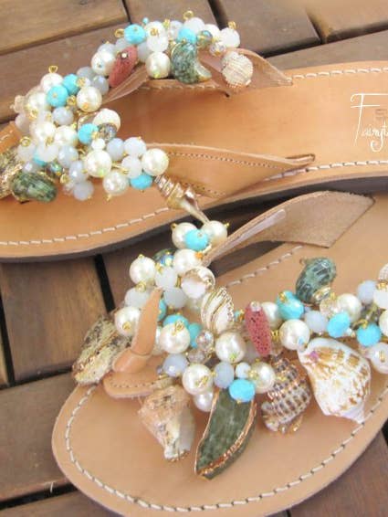 Ledersandalen mit Muscheln - „Iolanthi“ für den Großhandel von SIBYLLADELPHICA