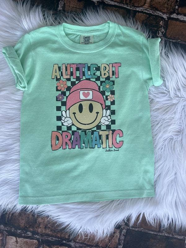 T-shirt per bambini/ragazzi Little Bit Dramatic Comfort Color per la vendita all'ingrosso da parte di Southern Swank