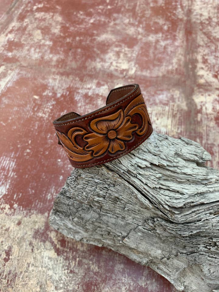 Pulsera de brazalete labrado para venta al por mayor de J.Forks Designs