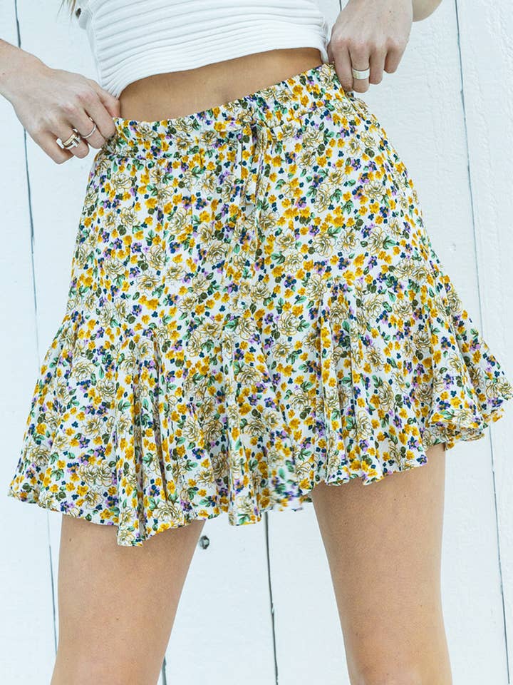 Mini-jupe fleurie à volants pour la vente par En Crème