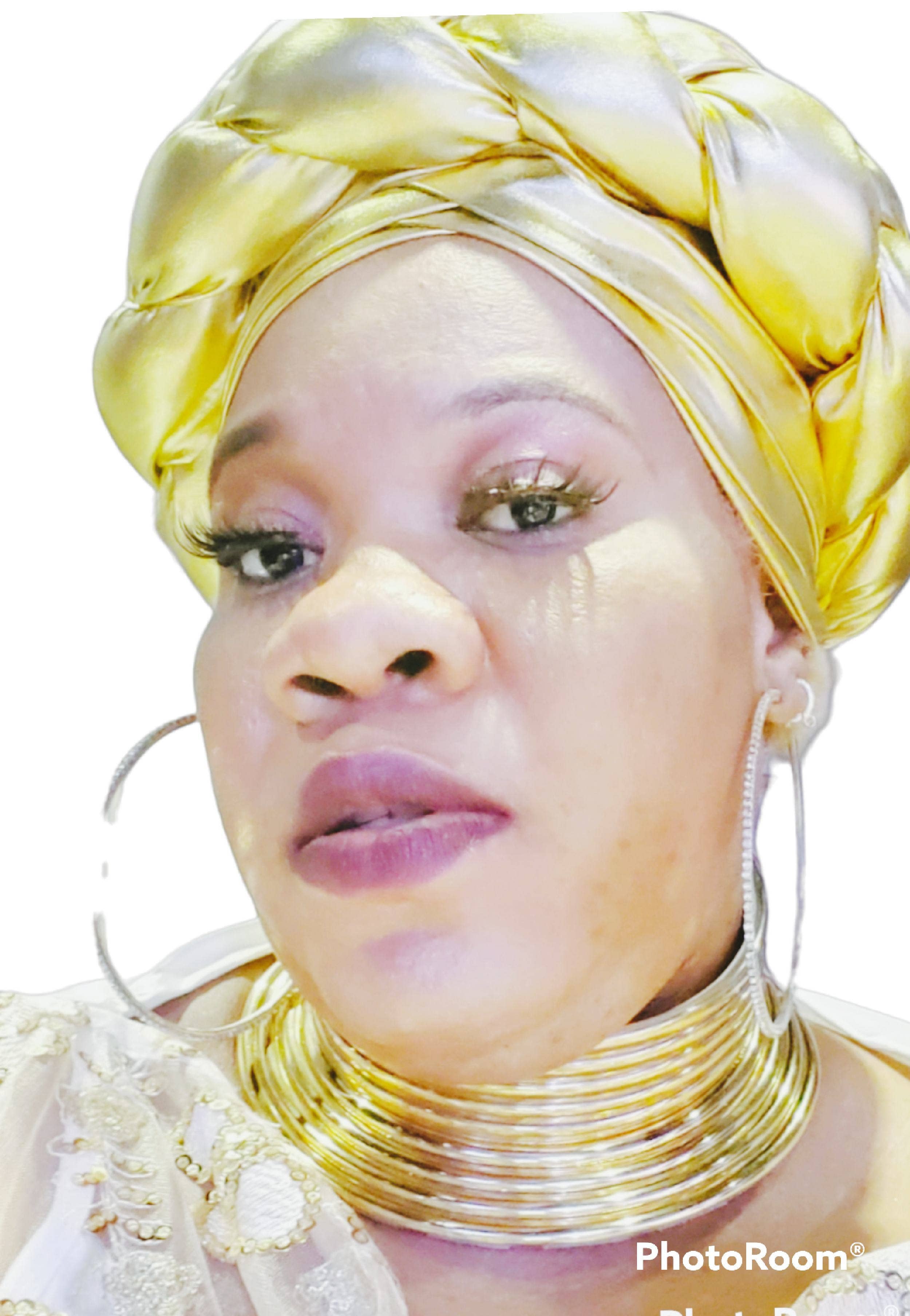 Queen Esther's Essentials - Wholesale Body Wash/Shower Gel - Extreme Whitening Herbal Black Soap Body Wash ,Organic 12 OZ3