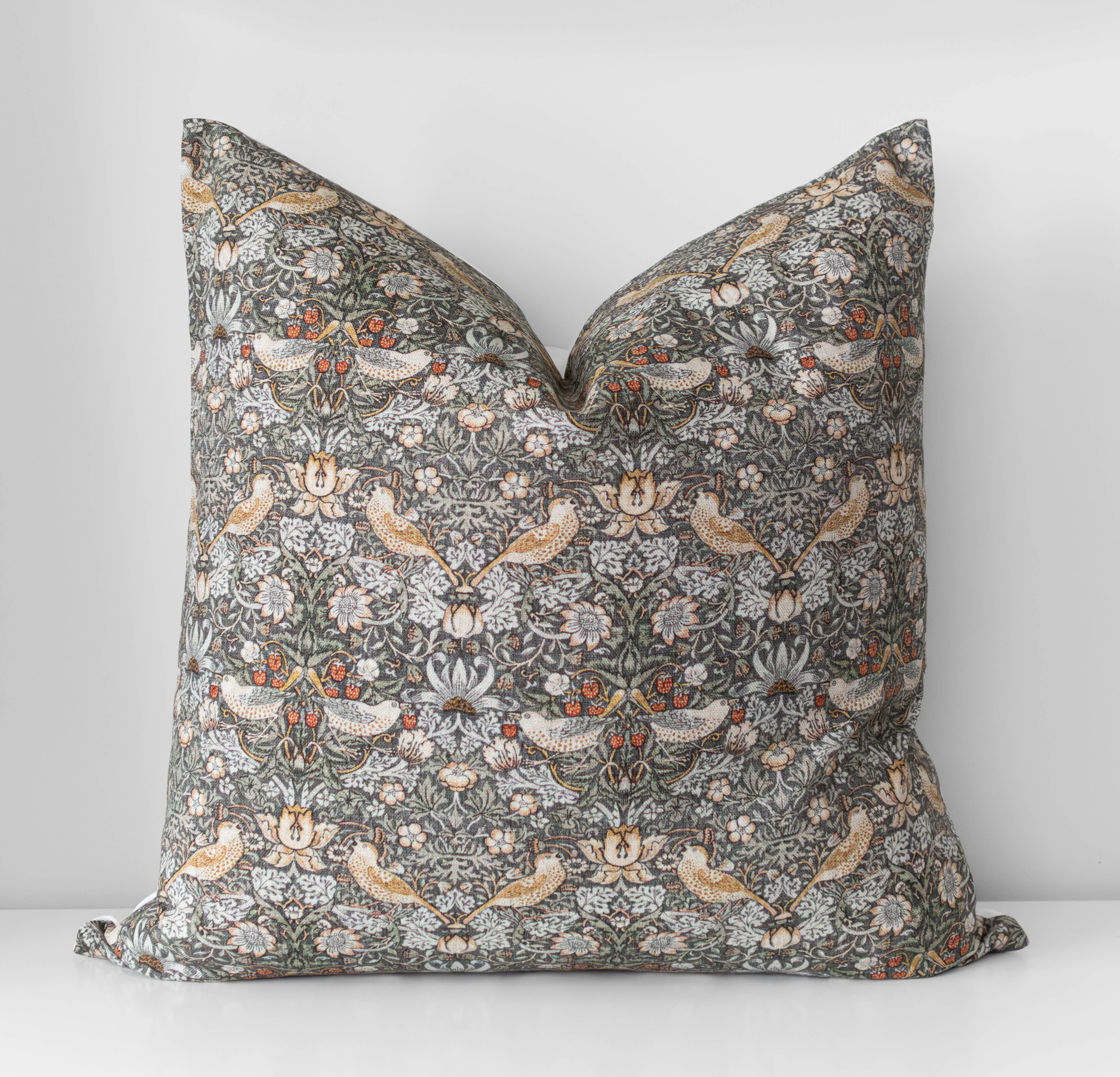 Hyggely - Wholesale Throw Pillow Cover - Thalia Pillow Cover | Vintage Style Floral Throw3