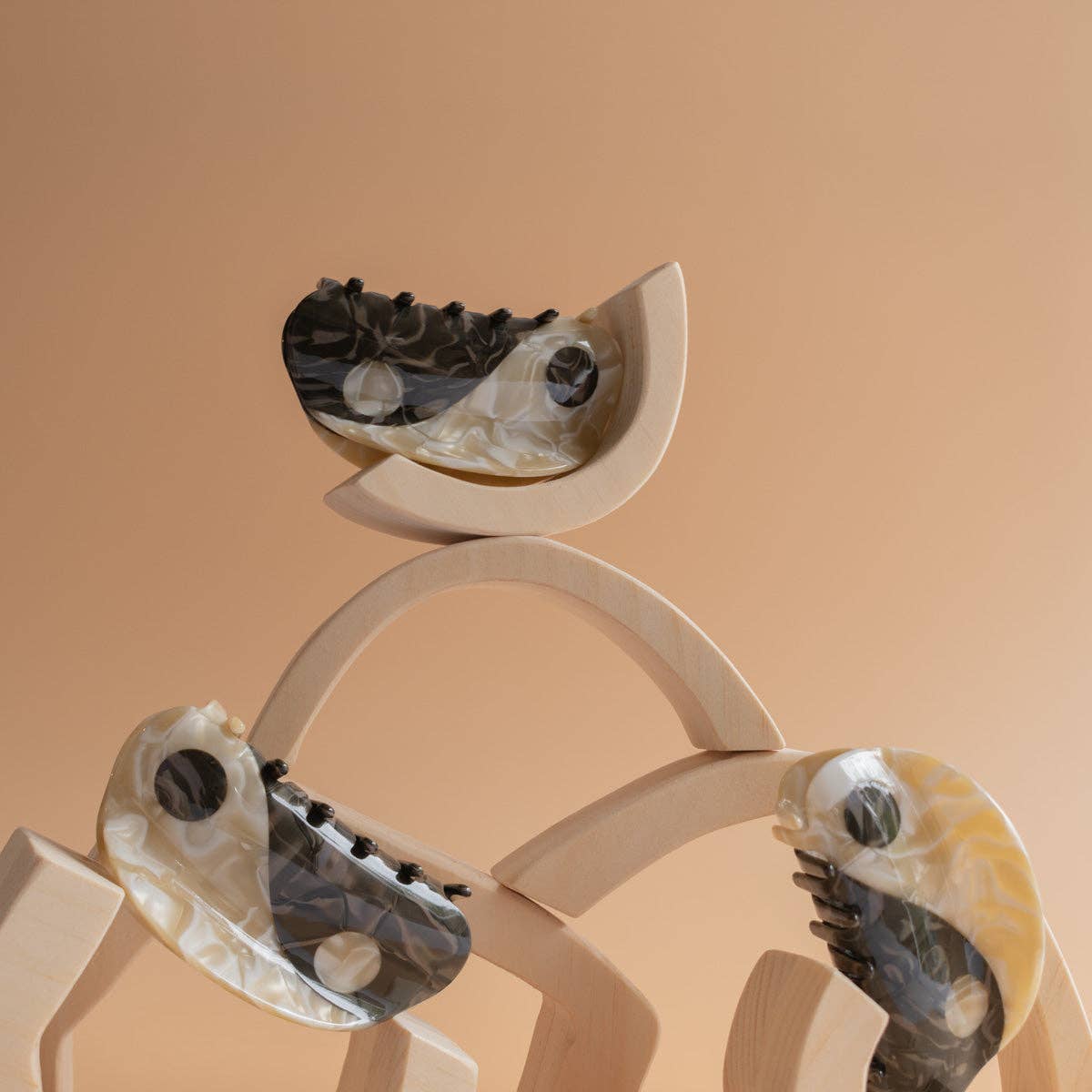 WINONA IRENE – wholesale Hårklämma - Dam – Original stor neutral Yin-Yang hårklo2