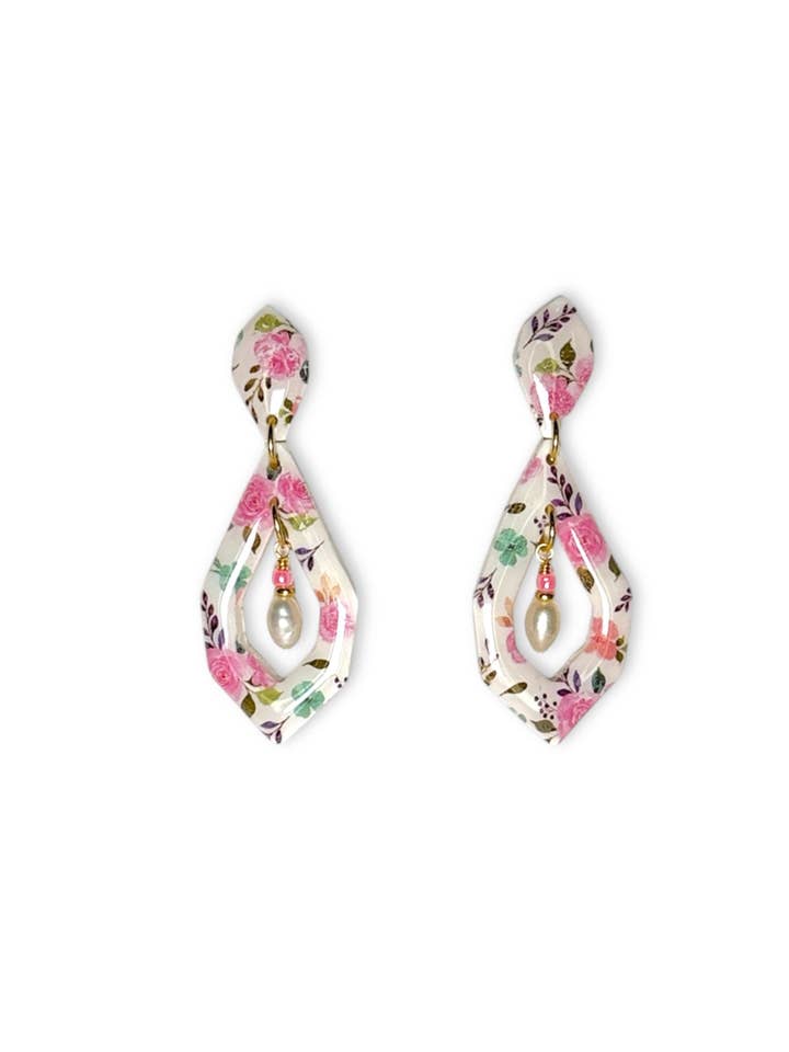 Frühlingshafte Blumen-Perlenohrringe für den Großhandel von Lynnmade