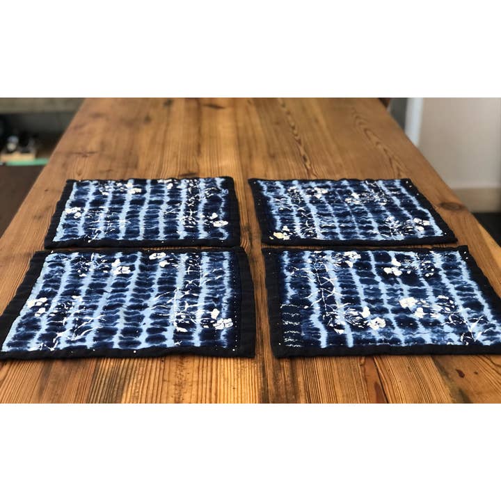 JoanR – Engroshandel Dækkeserviet – Dianthus Shibori Sæt med 4 Zokin måtter #48: Japansk Zokin Mat