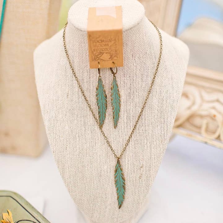 Fuchsia Bloom Studio - Wholesale Pendant/Charm Necklace - Green Patina Feather Necklace4