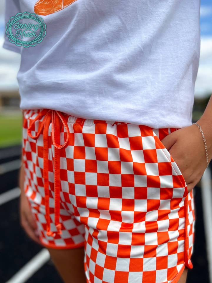 Short Pep Rally Orange pour la vente par Sterling Kreek