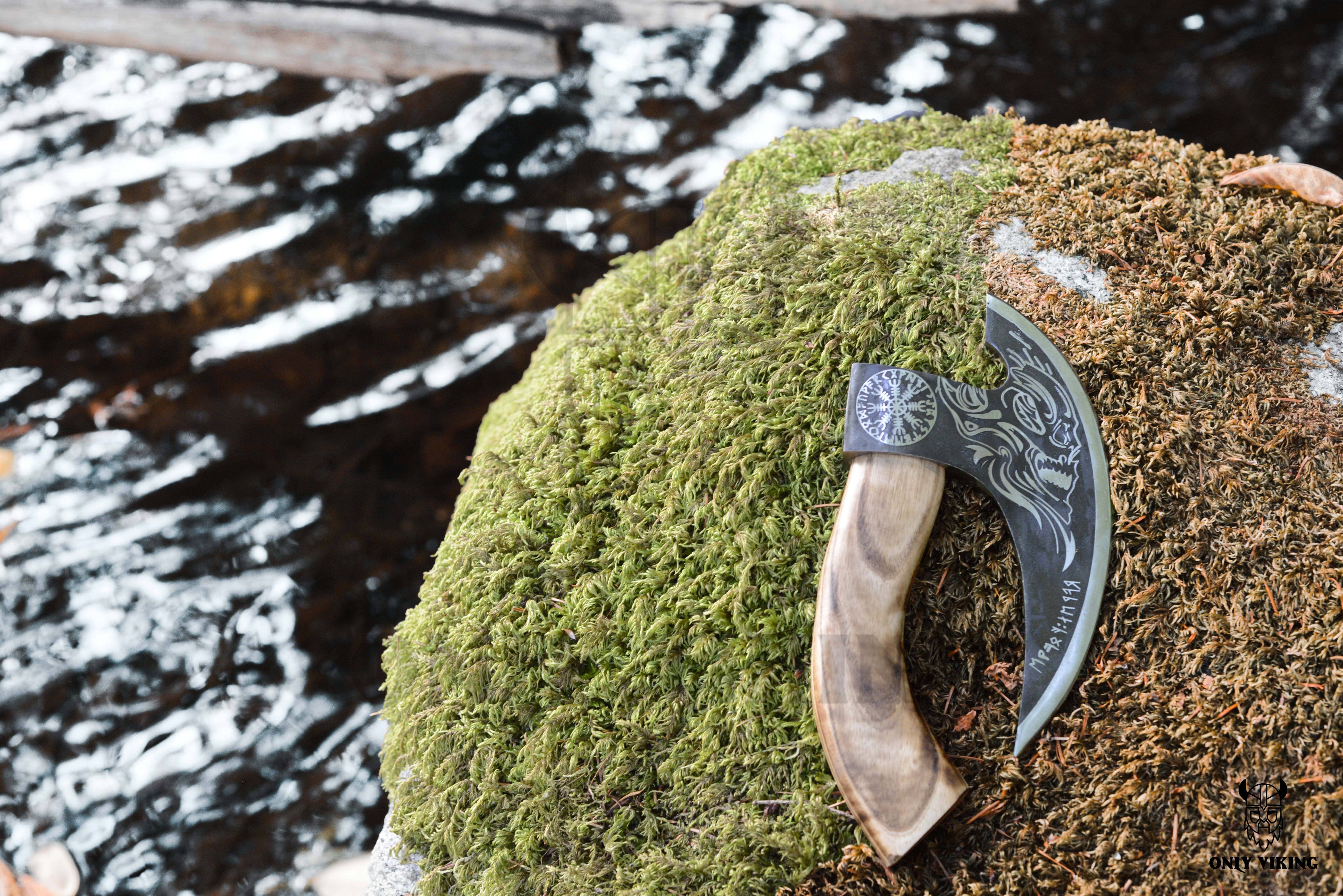 OnlyViking - Vente Roulettes à pizza - Coupe-pizza en forme de hache viking avec fourreau en cuir | OnlyViking