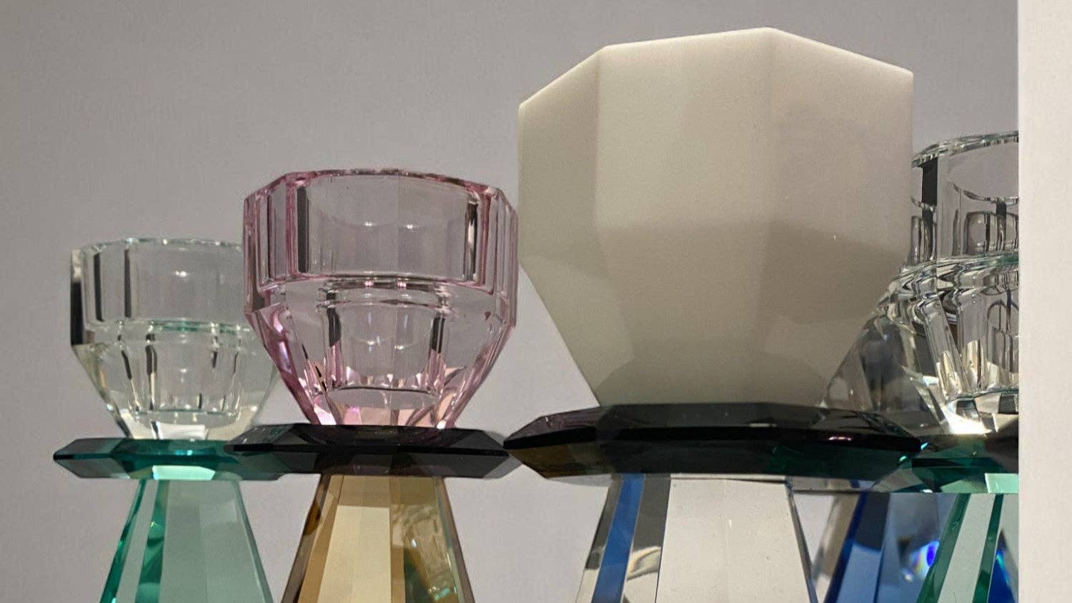 Allison Pearl Design - Vente Bougeoirs - Bougeoir à découpe moderne en blanc/noir2