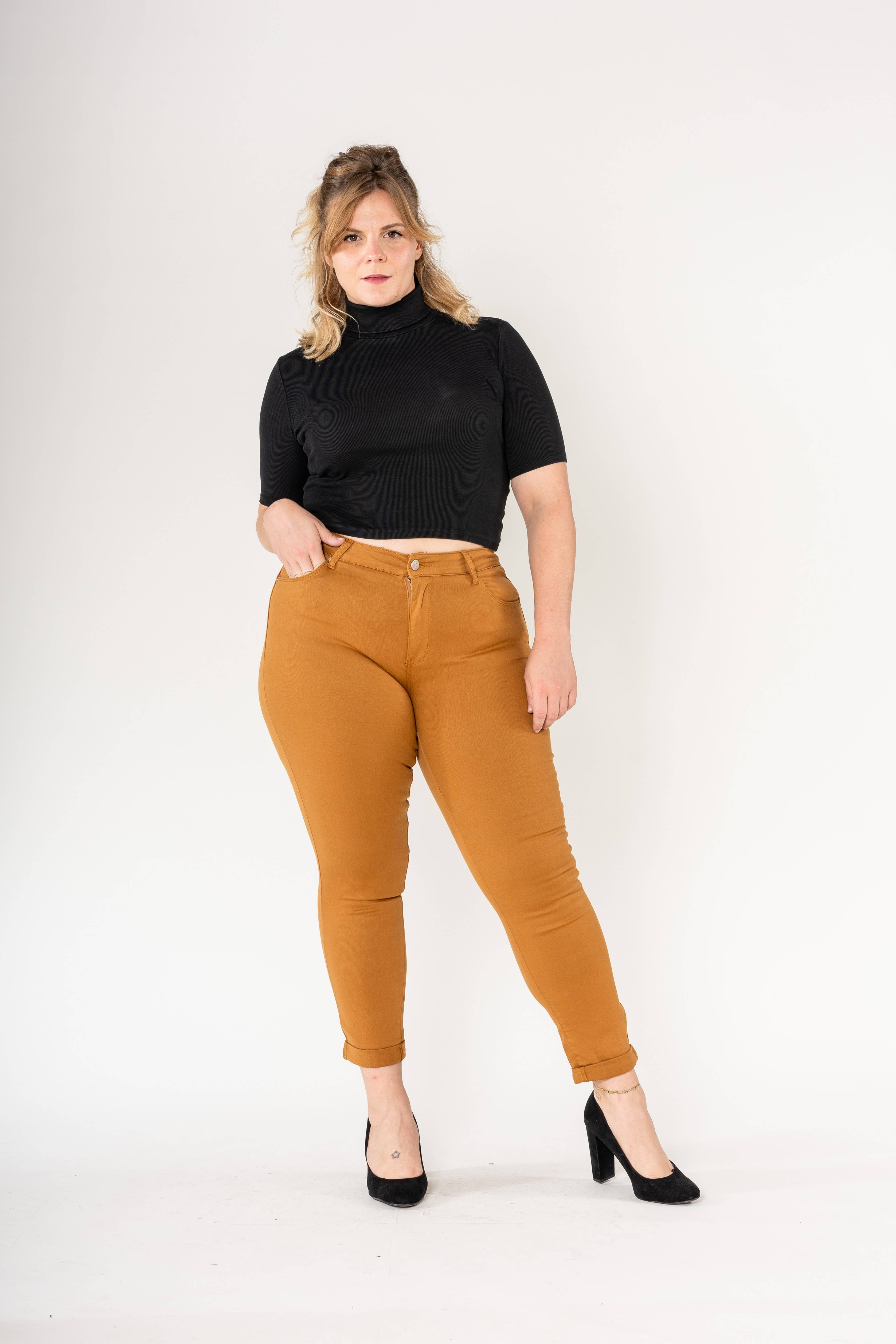 Nina Carter – Calças - Mulher por atacado – Tamanho Plus Curve Plus Tamanho Voltar ao Pescoço P199105