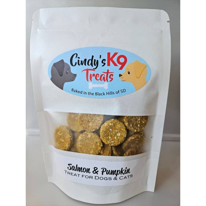 Gâteries à la citrouille et au saumon pour la vente par Cindy's K9 Treats