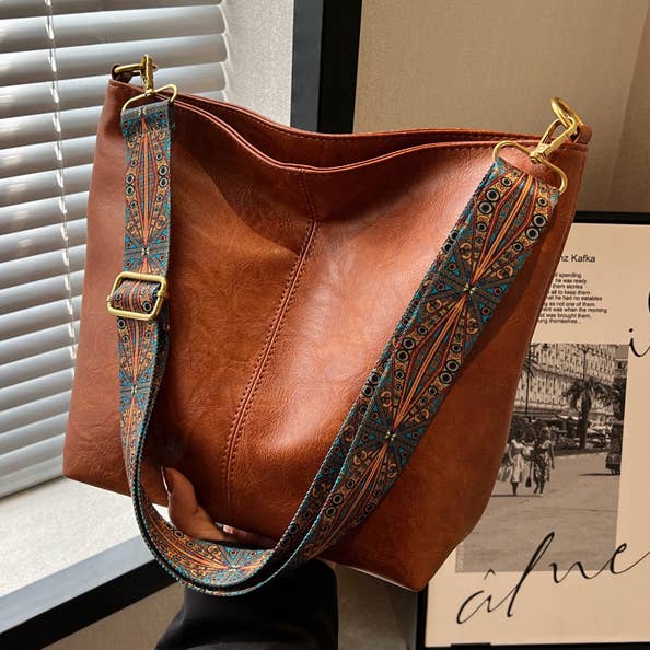 Borsa Hobo in Pelle Vintage con Tracolla Decorata per Viaggio per la vendita all'ingrosso da parte di wandf