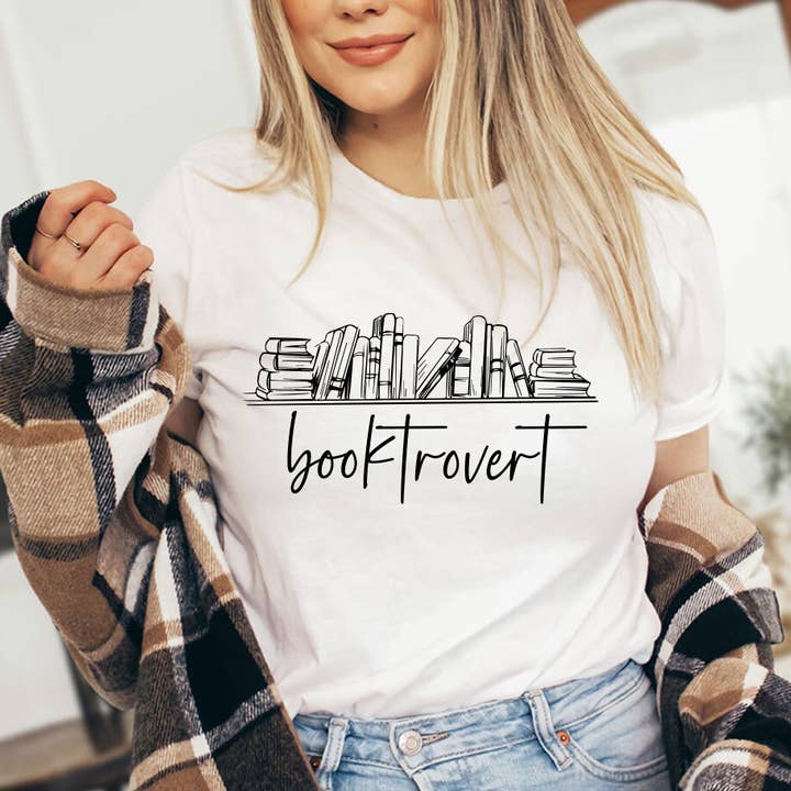 Booktrovert - T-shirt amusant pour les amateurs de livres et autres tendances Résultats pour t shirt geek en vente B2B. Retours gratuits et paiement à 60 jours sur Faire sur Faire.