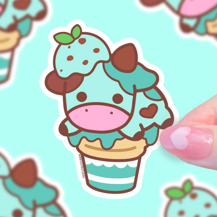 Autocollant en vinyle résistant aux intempéries - Vache à la crème glacée menthe chocolat pour la vente par BerryCuteStudio
