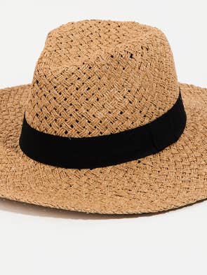 Chapeau de soleil noir tressé en paille pour la vente par Love and Thyme