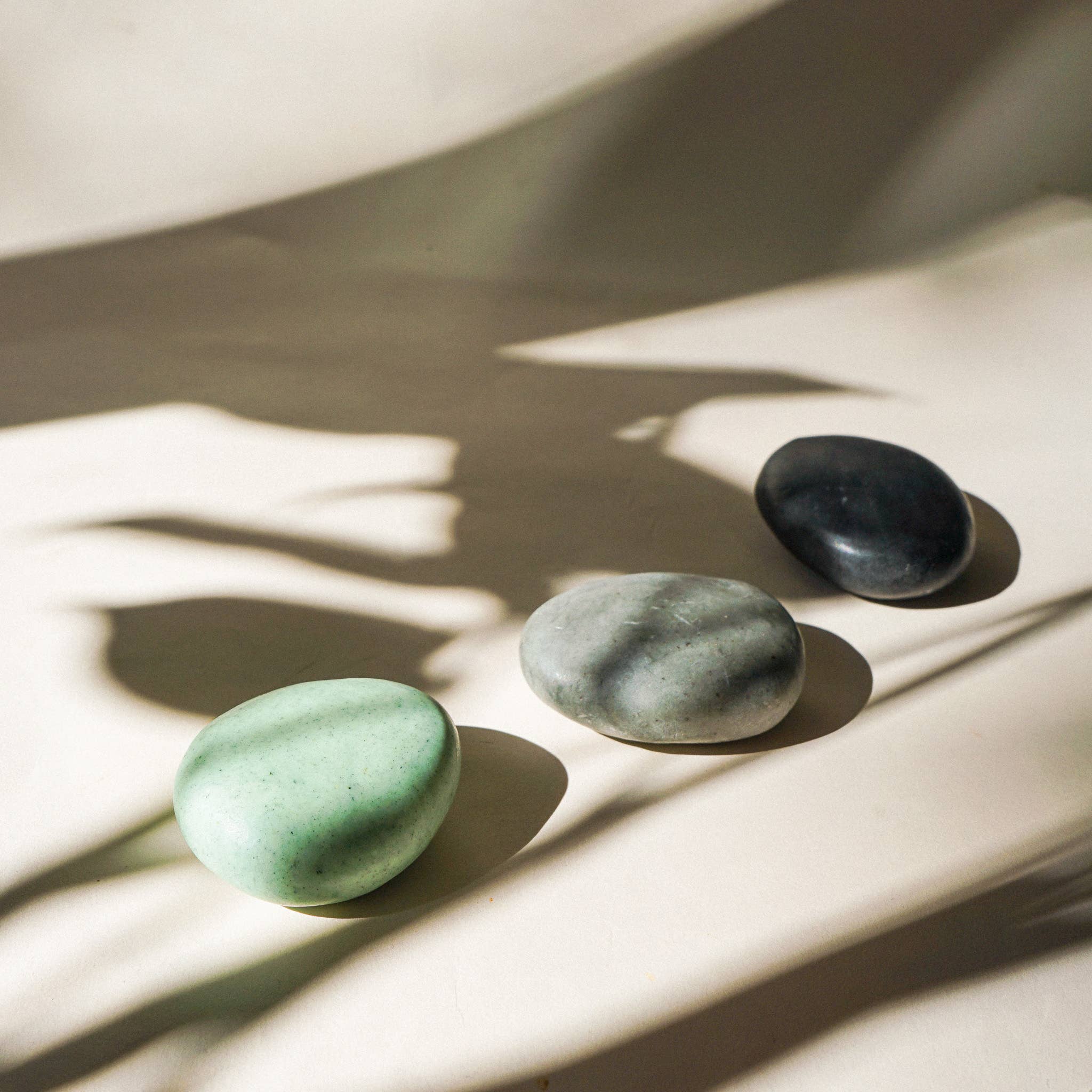 Hana Blossom – wholesale Bar Soap – Handmade Pebble Soaps in Natural Plain Colour5