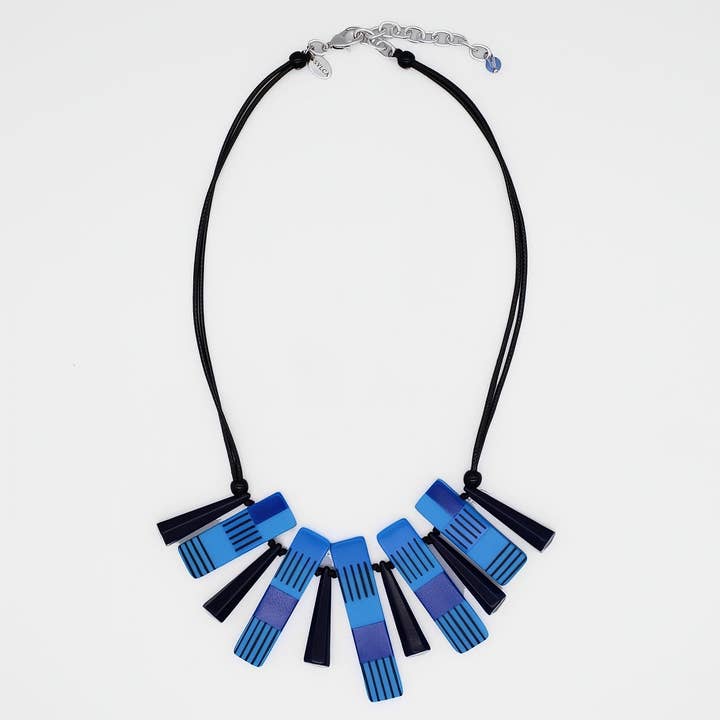 Collier Charme Cascade de Teintes Bleues pour la vente par Sylca Designs
