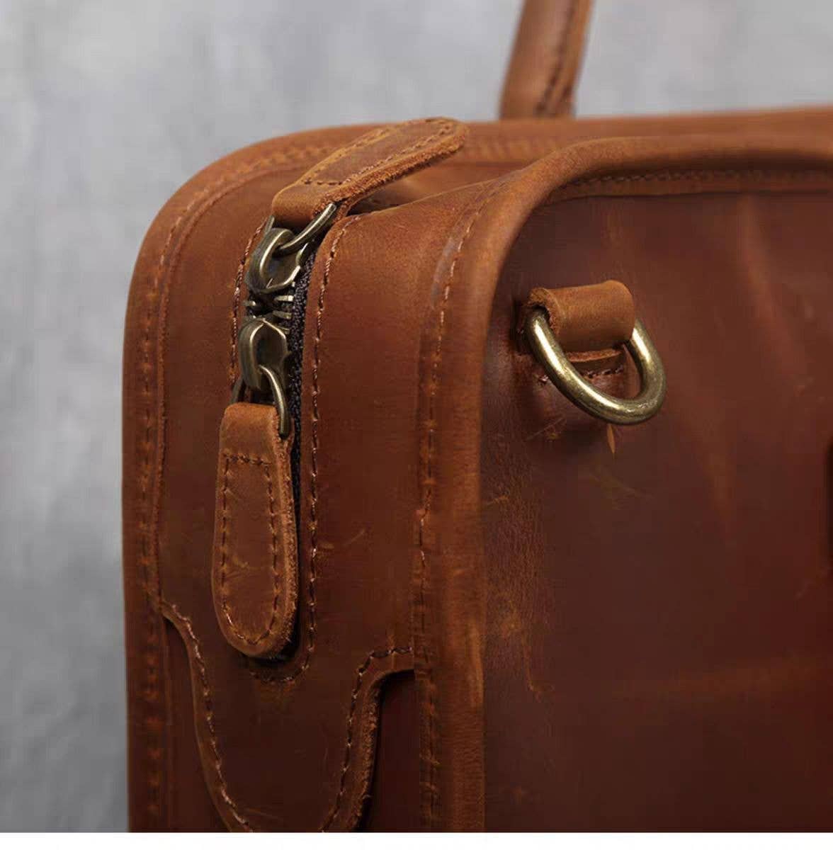 Steel Horse Leather - Wholesale Briefcase - Unisex - The Hemming Leather Laptop Bag | Vintage Leather Briefcase7